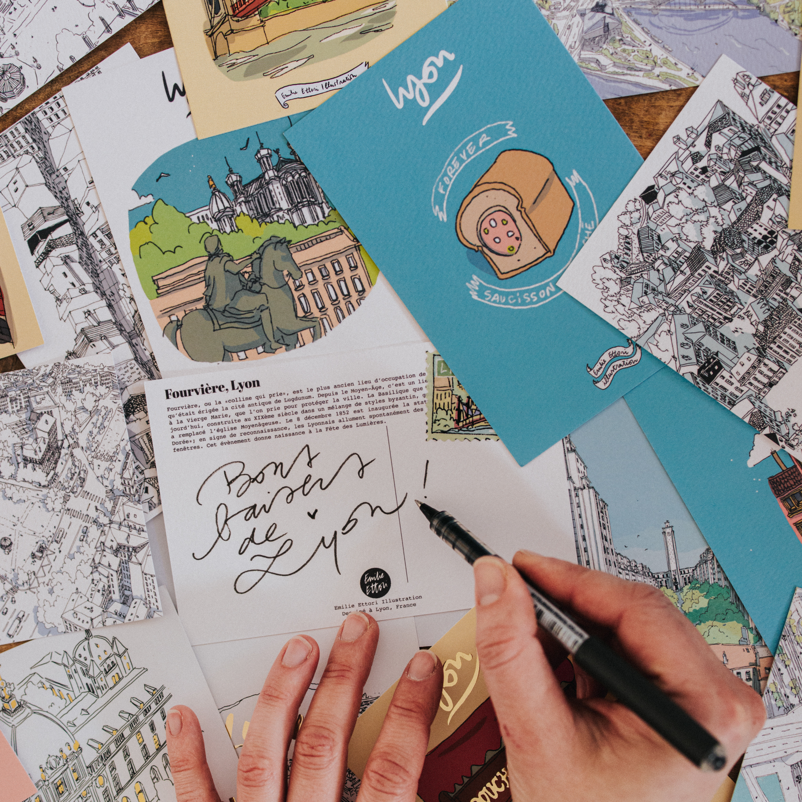 Pochette surprise 4 cartes postales