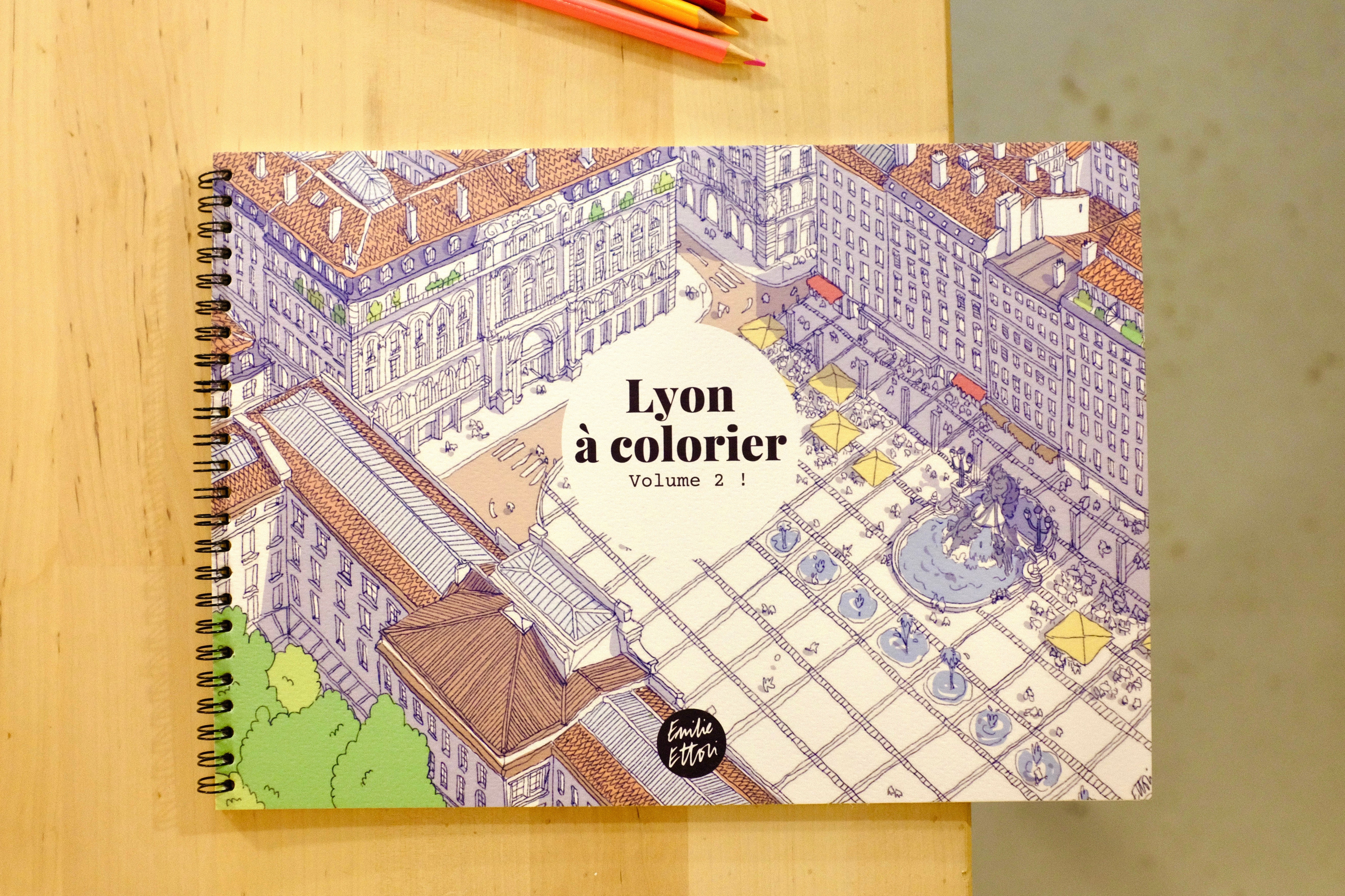 Carnet de coloriage Les façades de Lyon !
